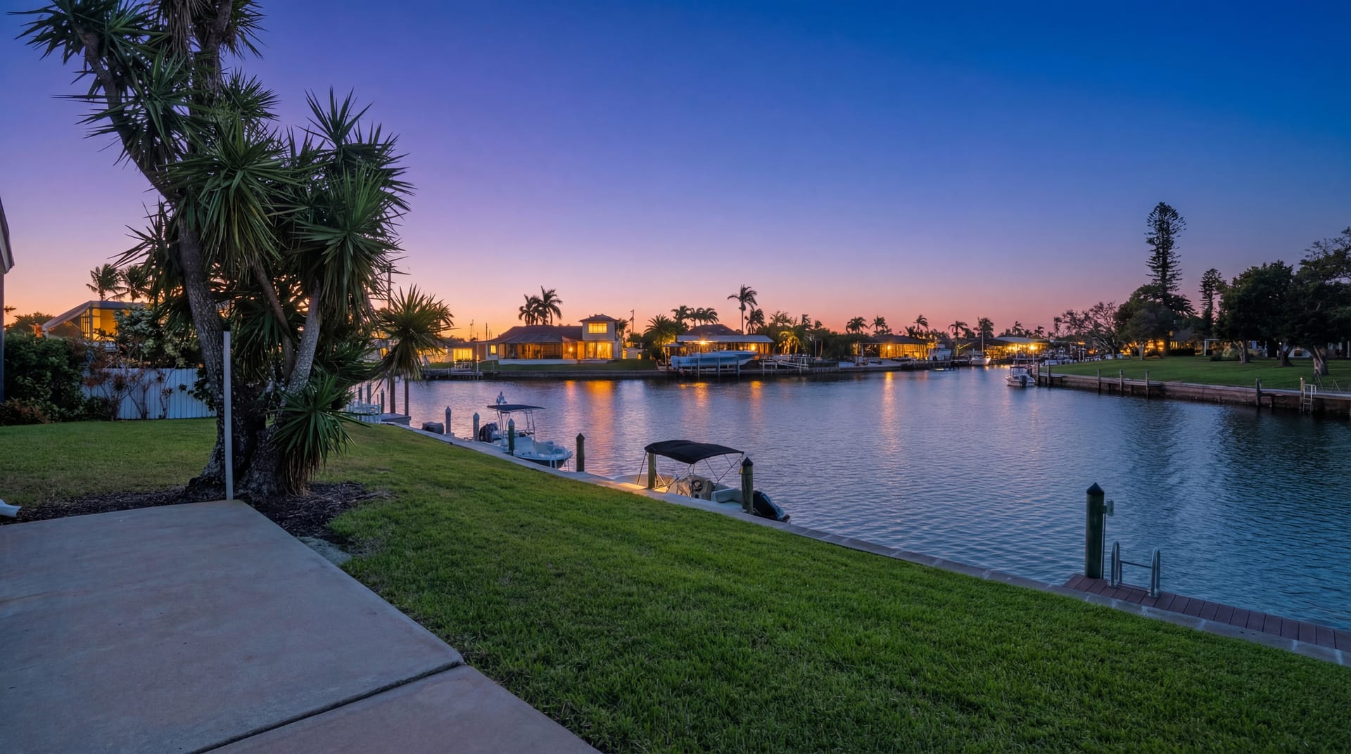 Bradenton - Beautiful twilight waterfront view