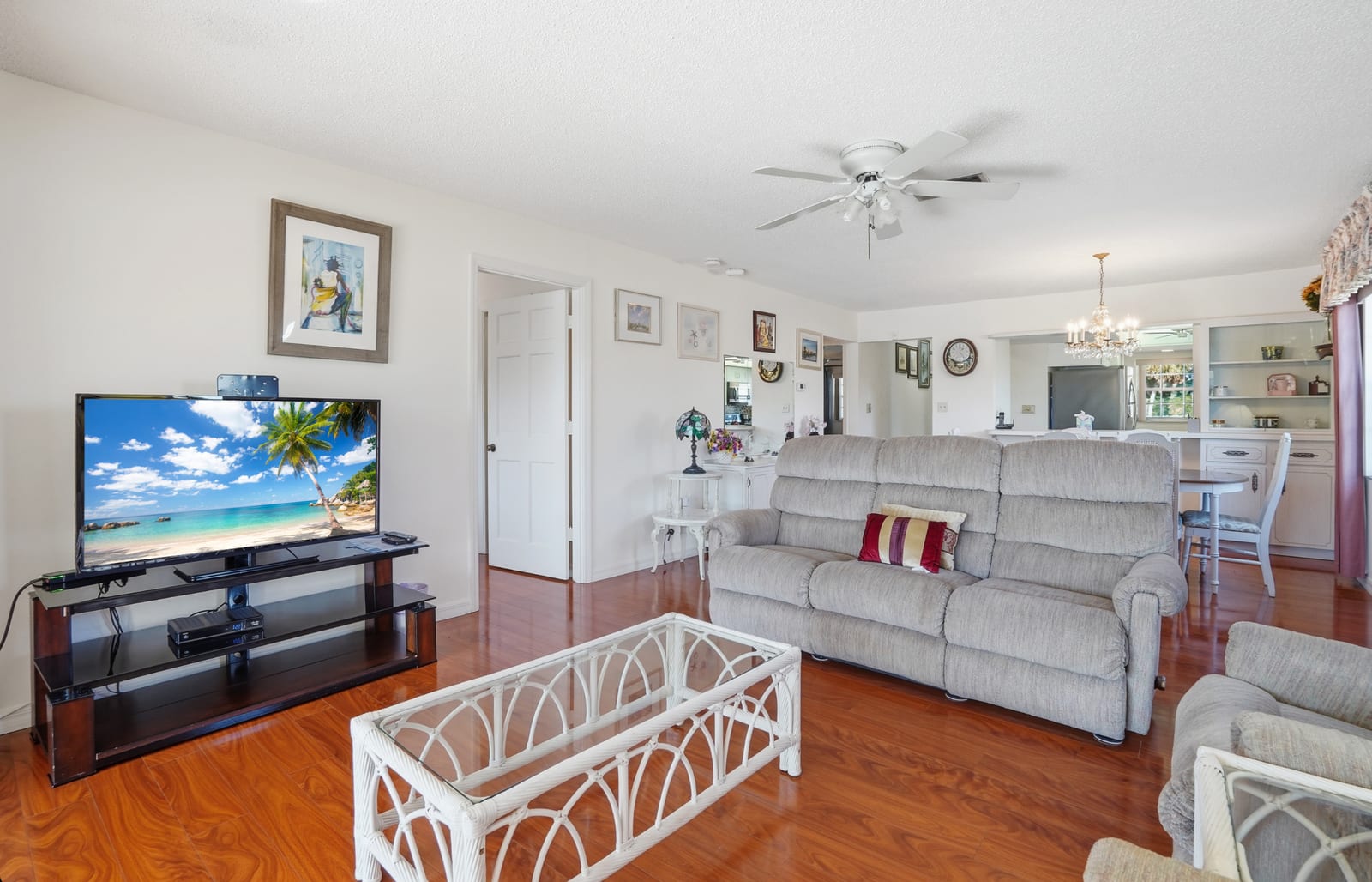 Bradenton - Bright and airy living room