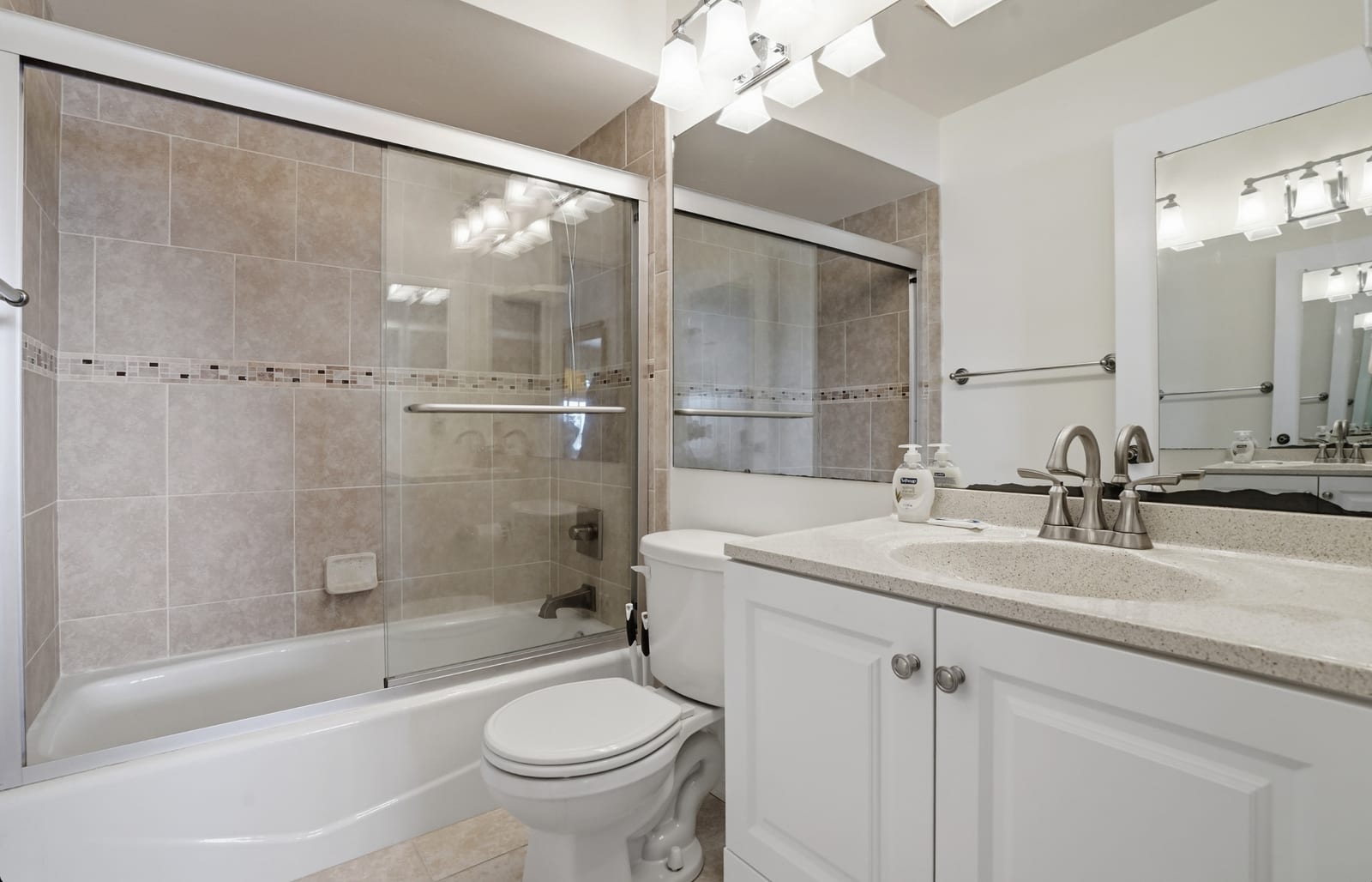 Bradenton - Modern bathroom with beige tile