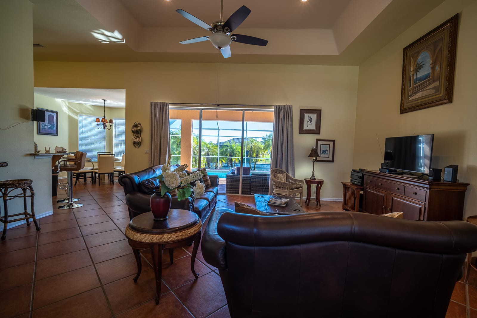 Cape Coral - Living room with pool view